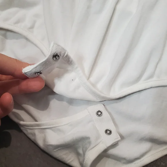 NWOT Superdown Presely Surplice Bodysuit Surplice Long-Sleeve White Bodysuit. M. - Picture 7 of 14